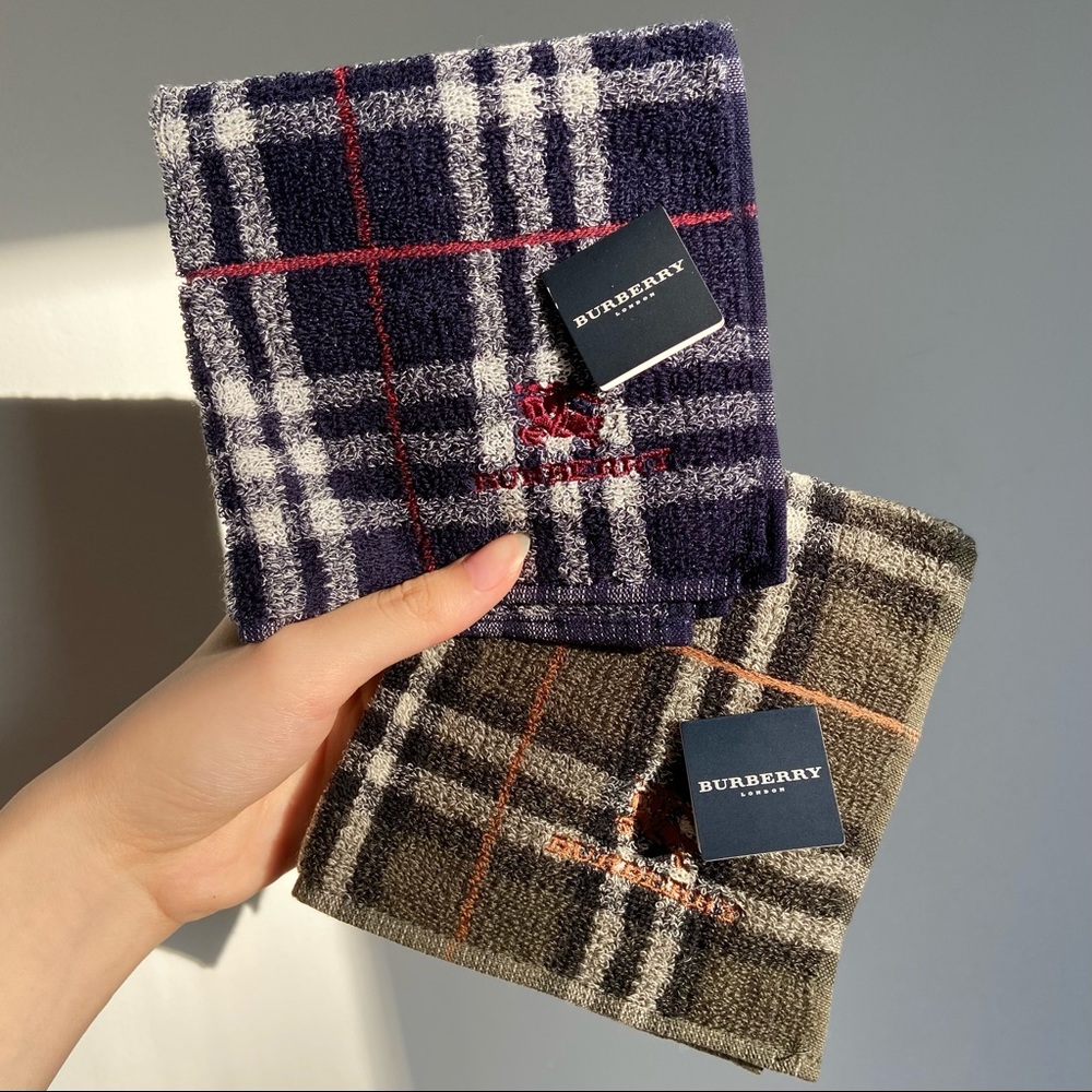 Burberry hand towel set